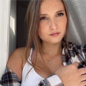 Meet your Posher, Ariane